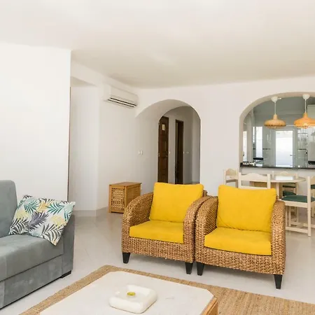 Great S.rafael Aprt. Walking Distance To The البوفيرا