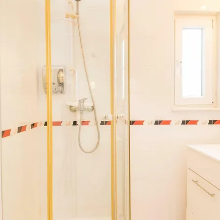 Daire Great S.rafael Aprt. Walking Distance To The *